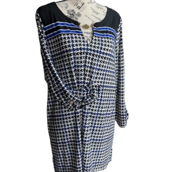 Anne Klein - Picture 1 of 3